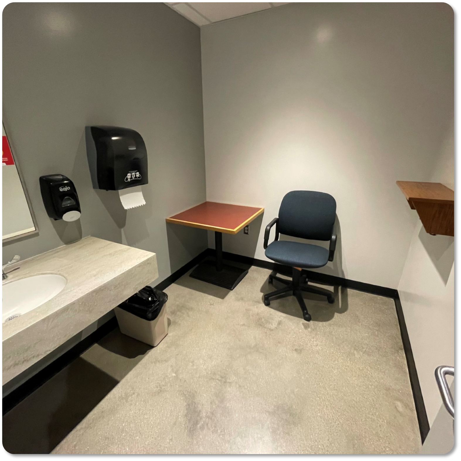 Sink, chair, desk in Friley